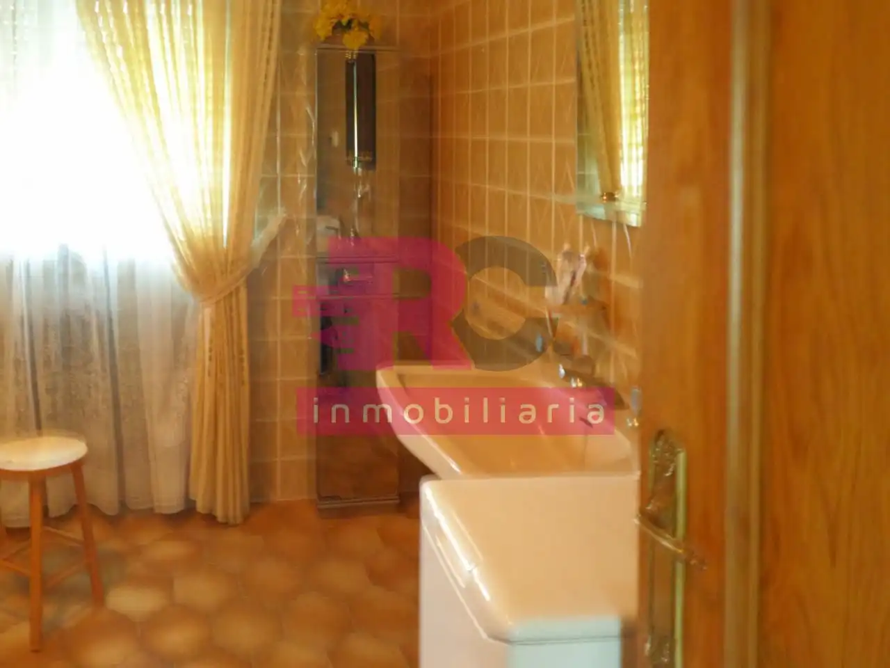 Baño de Casa o chalet en venta en Castellanos de Villiquera con Calefacción, Jardín privado y Piscina