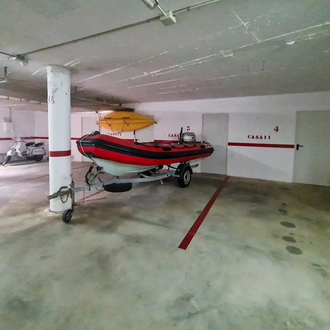 Parking de Casa adosada en venta en Begur con Aire acondicionado, Calefacción y Jardín privado