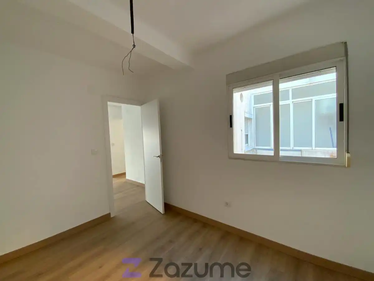 Flat with terrace to rent in Carrer Constitució, imagen 3