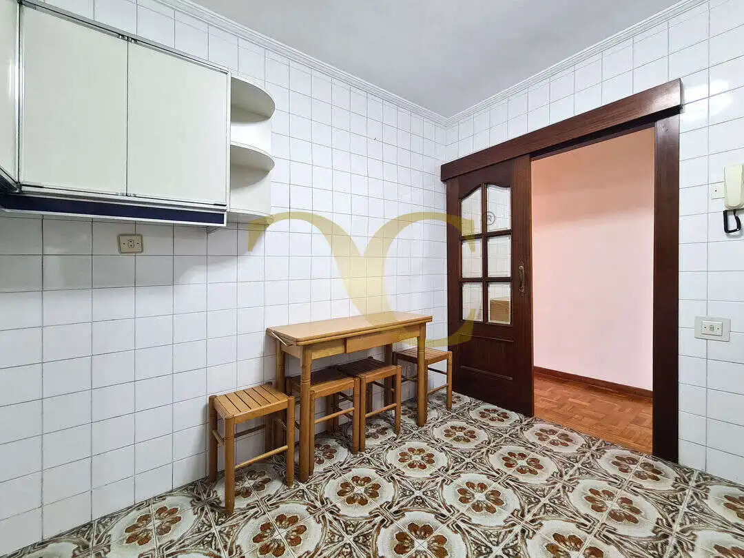 Cocina de Piso en venta en Oviedo  con Terraza