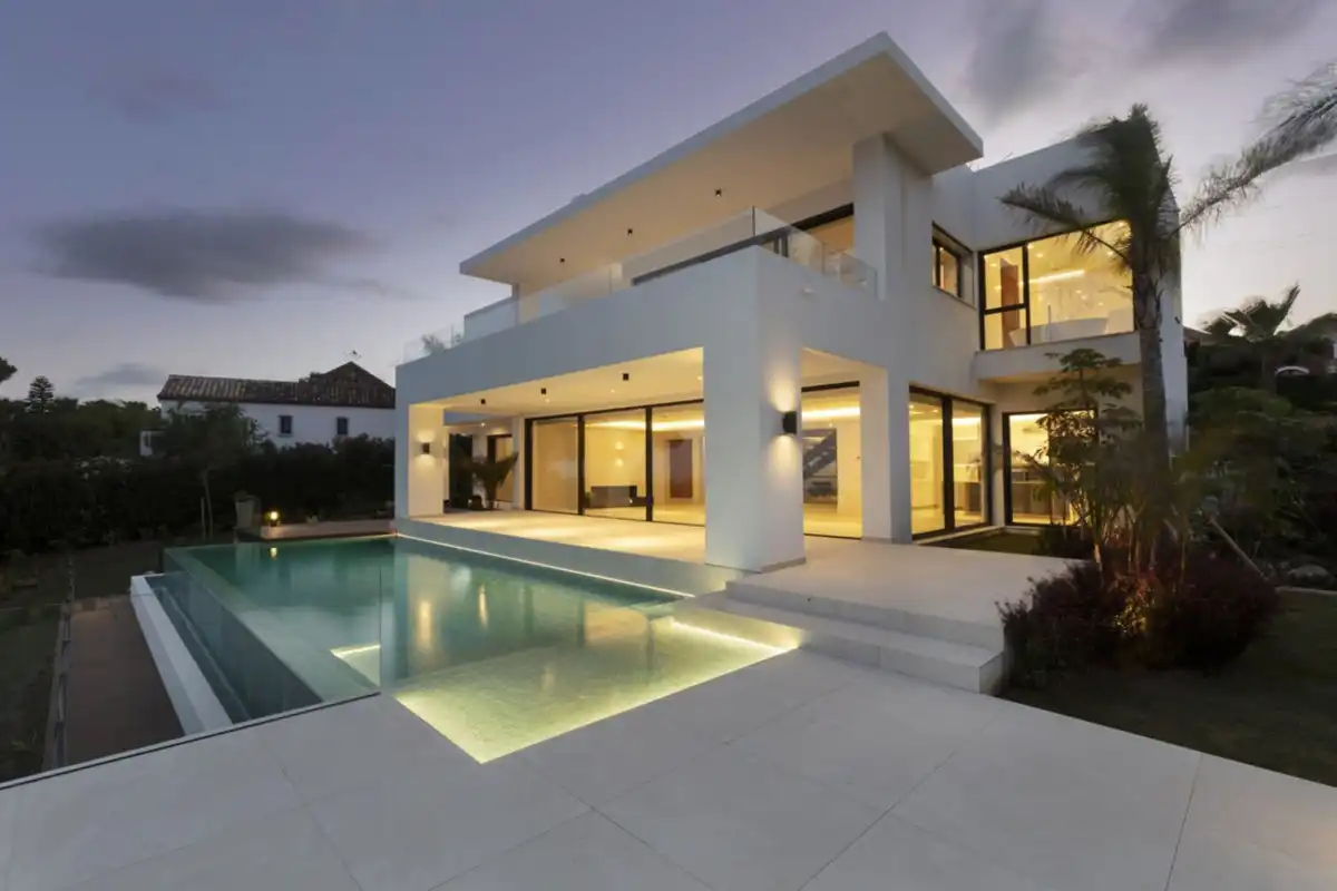 Casa amb piscina en venda a Estepona Pueblo
