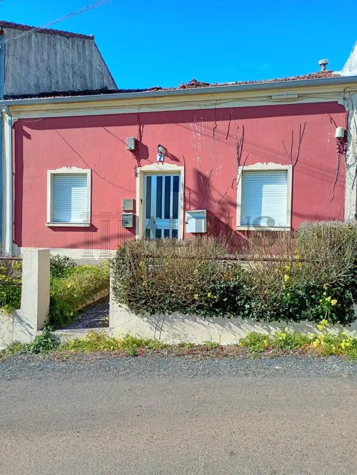 Vista exterior de Finca rústica en venda en Santiago de Compostela  amb Calefacció