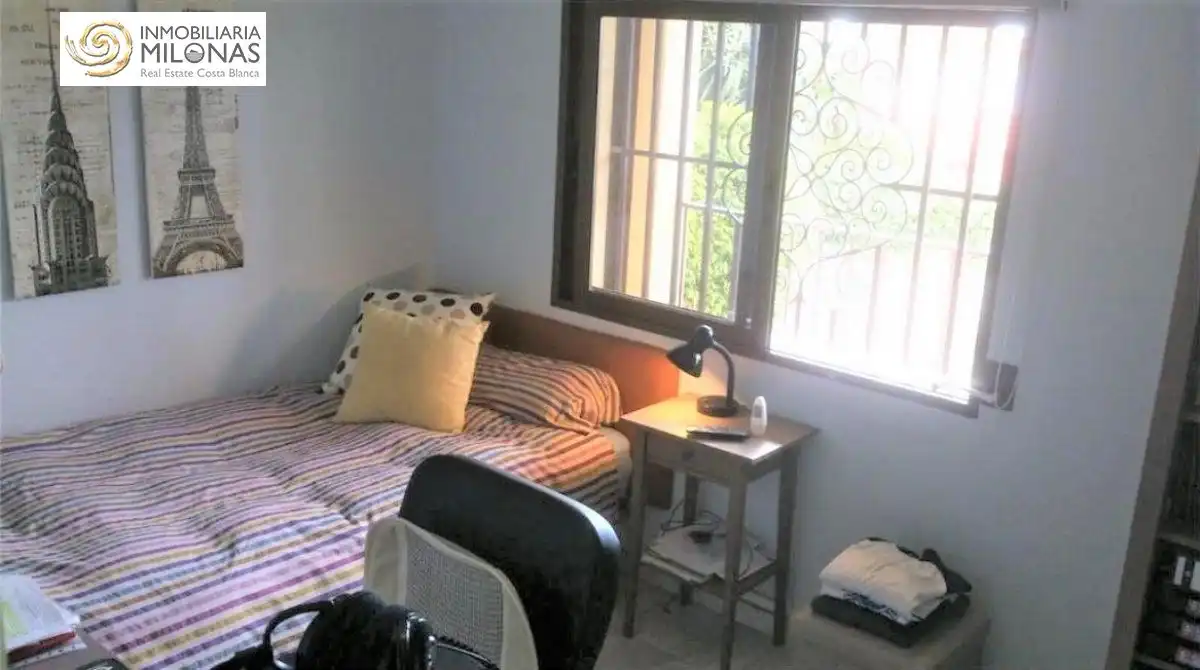 Dormitori de Casa o xalet en venda en Benidorm amb Aire condicionat, Calefacció i Jardí privat
