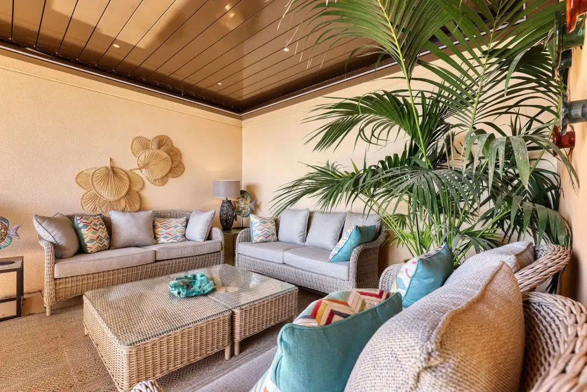 Wohnzimmer von Wohnungen zur Miete in Sotogrande mit Klimaanlage, Heizung und Terrasse