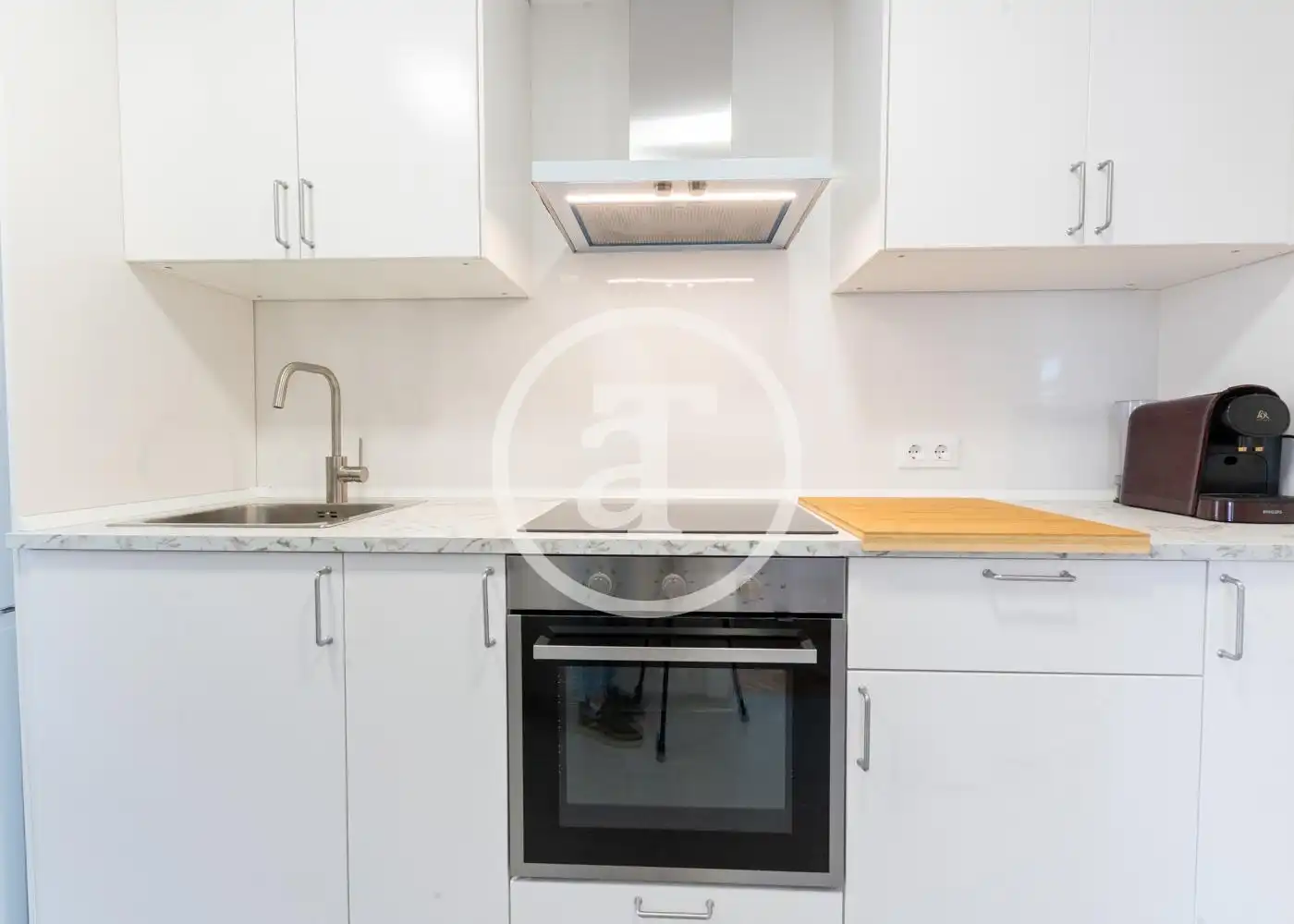 Flat for rent in Calle de Fereluz, Valdeacederas