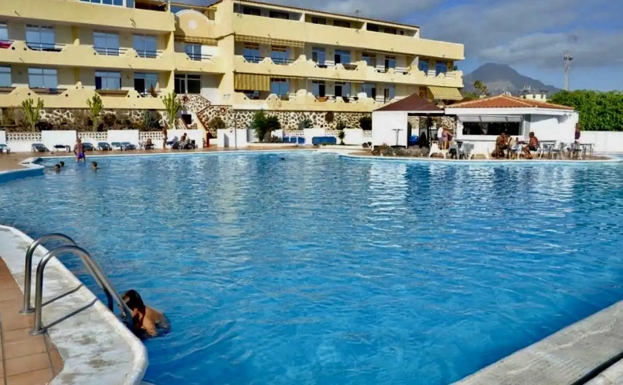 Piscina de Piso en venta en Adeje con Terraza y Amueblado