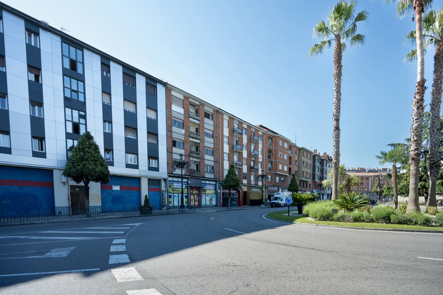 Vista exterior de Pis en venda en Oviedo  amb Terrassa