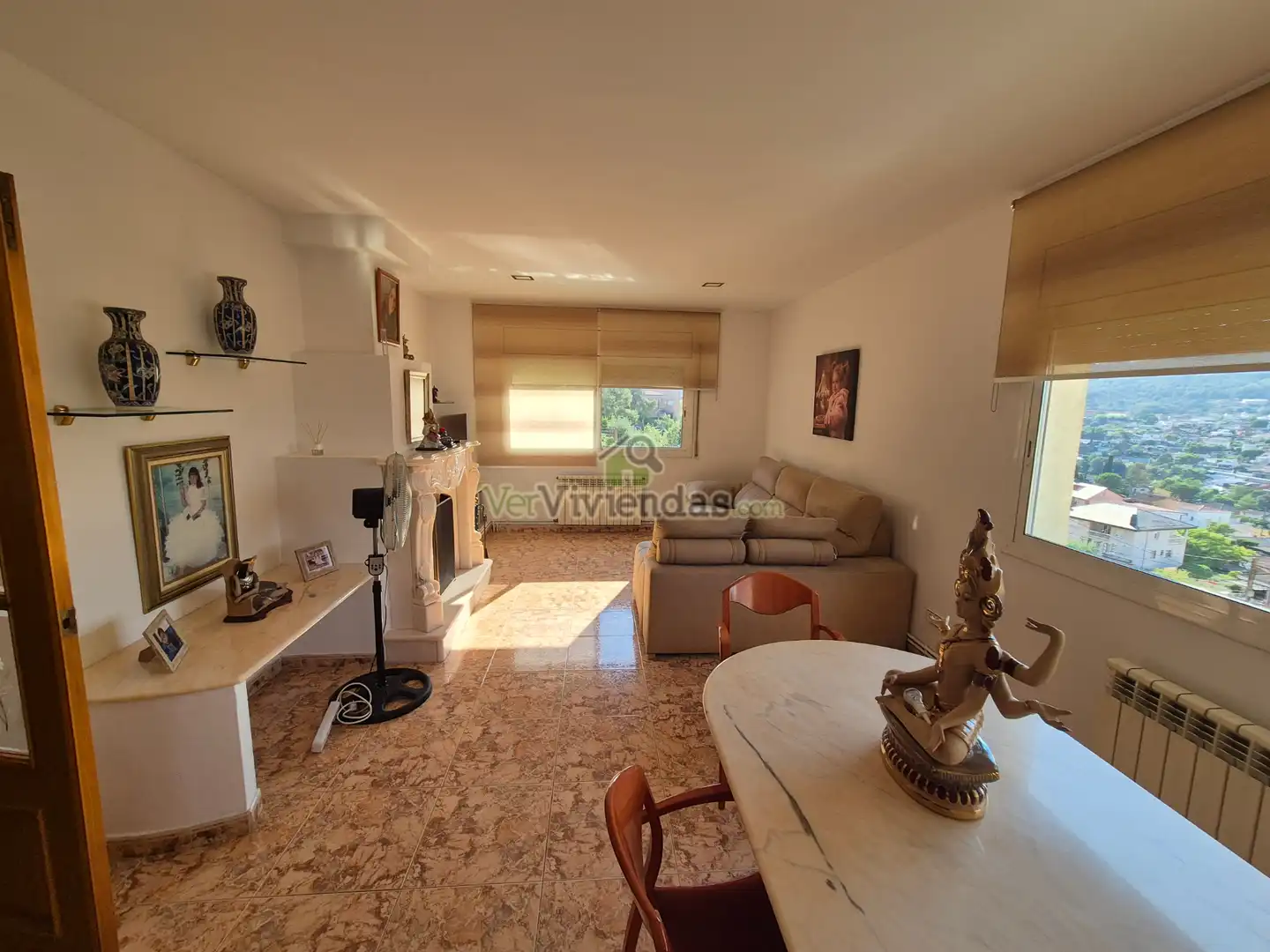 Sala d'estar de Casa o xalet en venda en Sant Vicenç Dels Horts amb Aire condicionat, Calefacció i Jardí privat