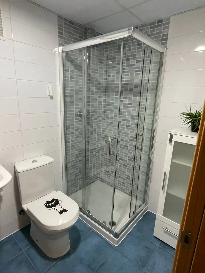 Badezimmer von Wohnung zum Verkauf in Reus mit Klimaanlage, Heizung und Terrasse