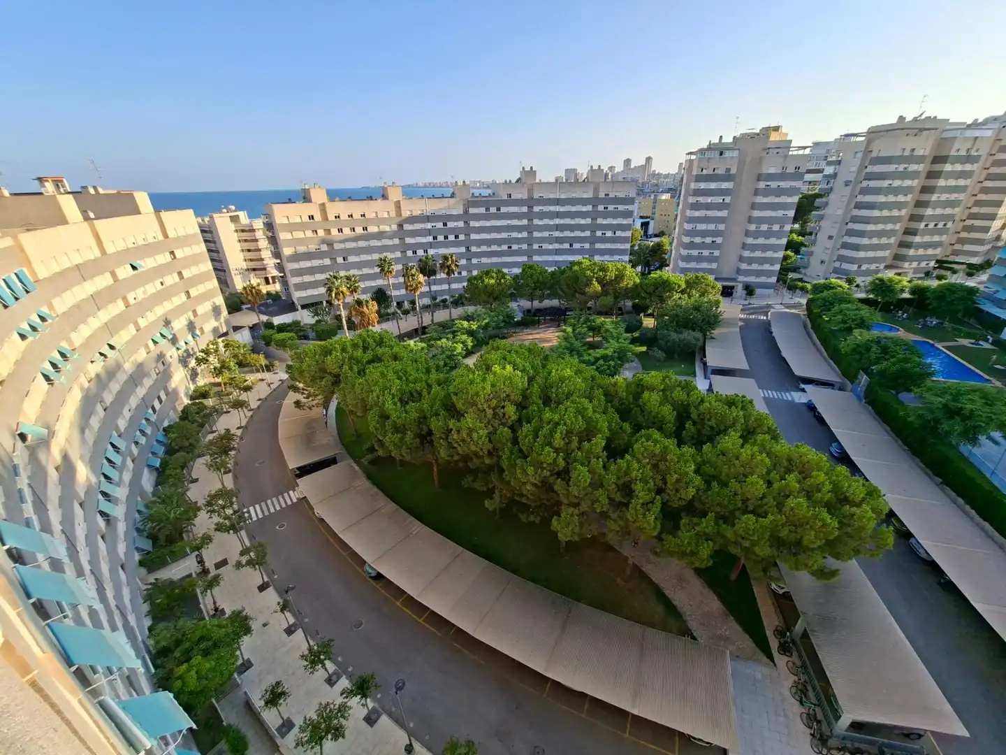 Außenansicht von Wohnungen zur Miete in El Campello mit Klimaanlage, Heizung und Möbliert