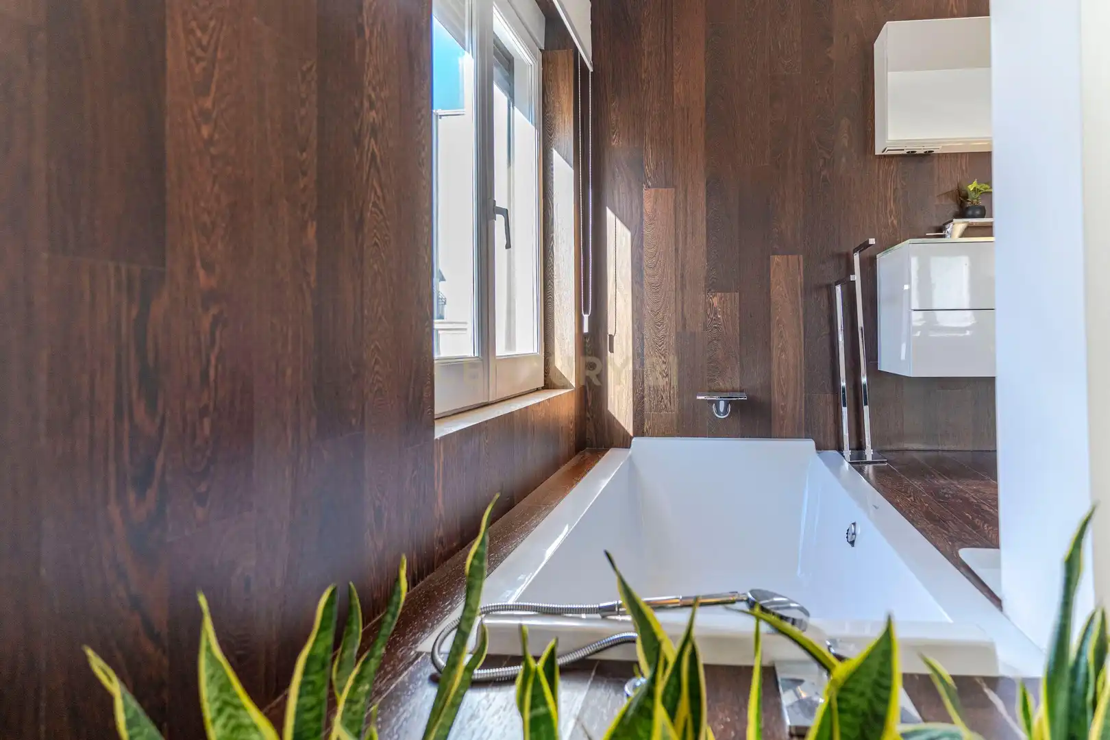 Baño de Apartamento en venta en Granada con Aire acondicionado, Horno y Microondas