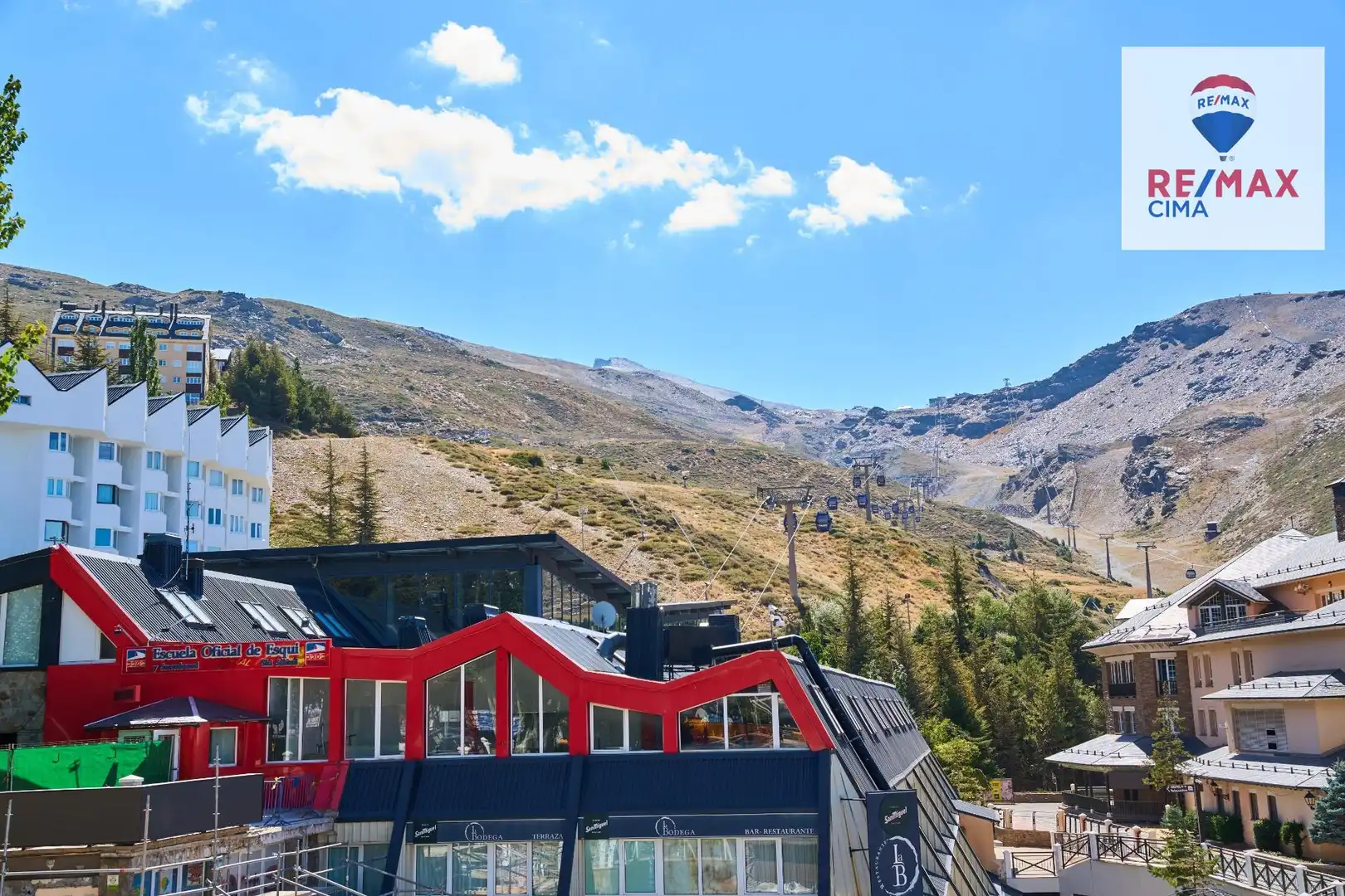 Vista exterior de Casa o xalet en venda en Sierra Nevada amb Calefacció i Moblat