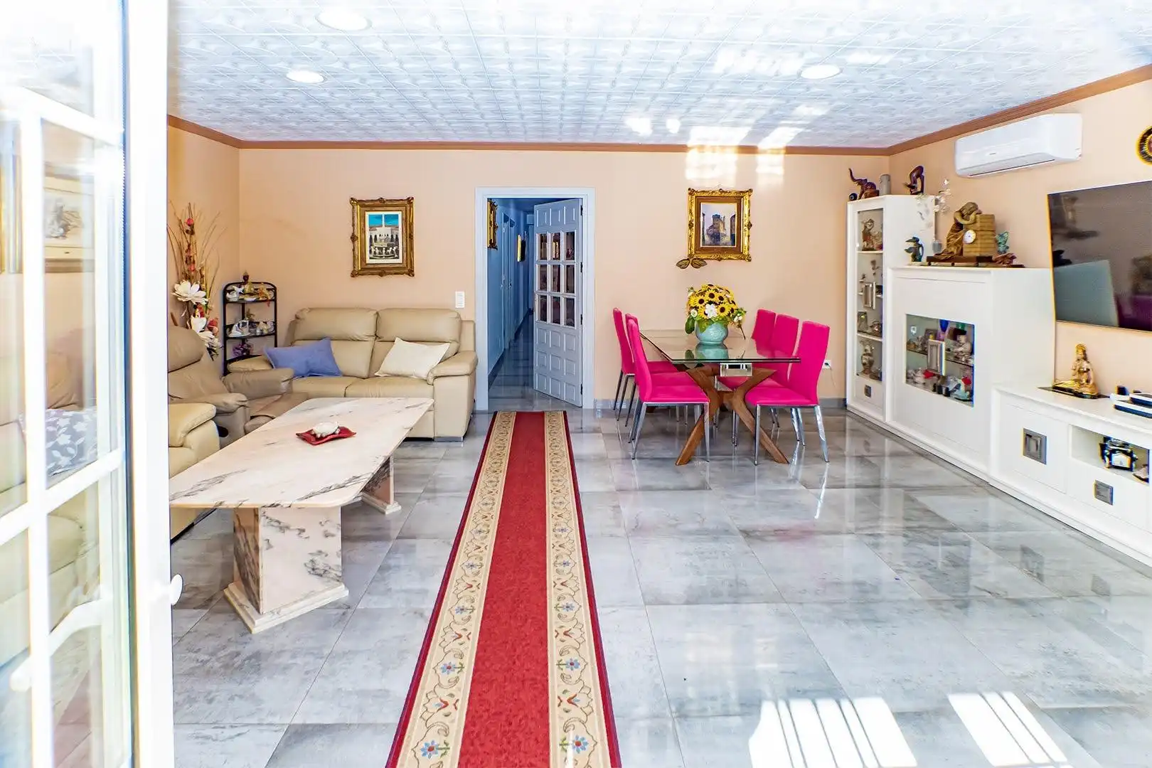 Sala de estar de Casa o chalet en venta en Roquetas de Mar con Aire acondicionado, Calefacción y Jardín privado