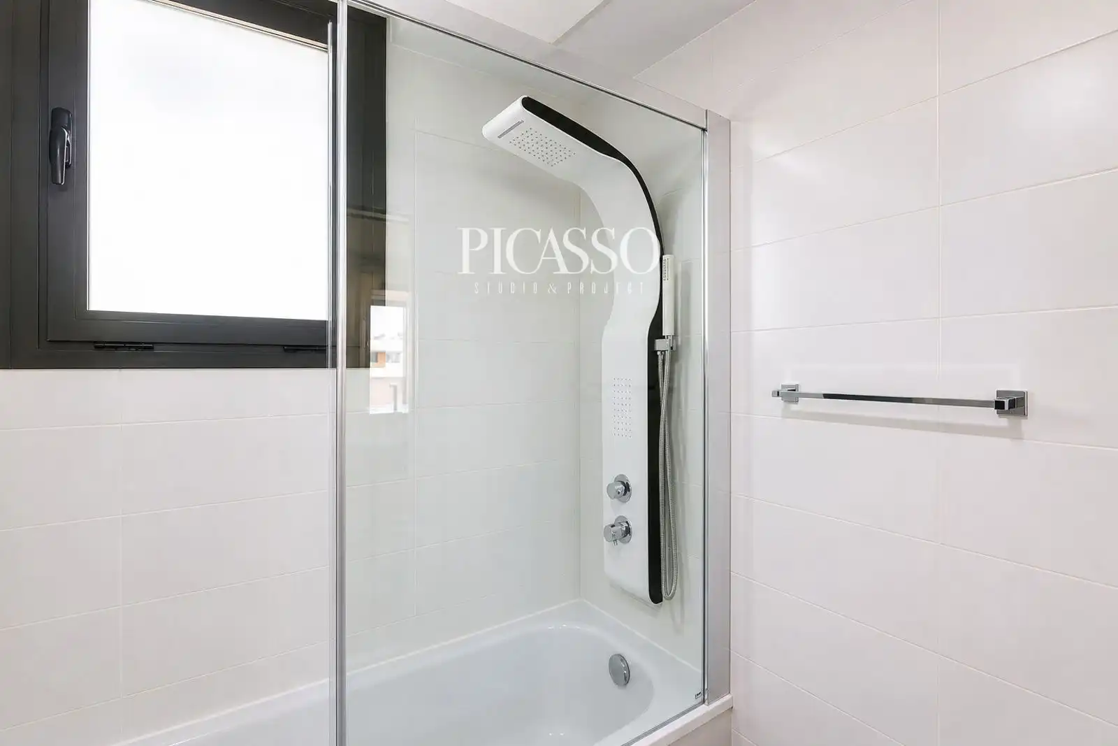 Bathroom of Flat for rent in Torremolinos  with Air Conditioner, Heating and Terrace
