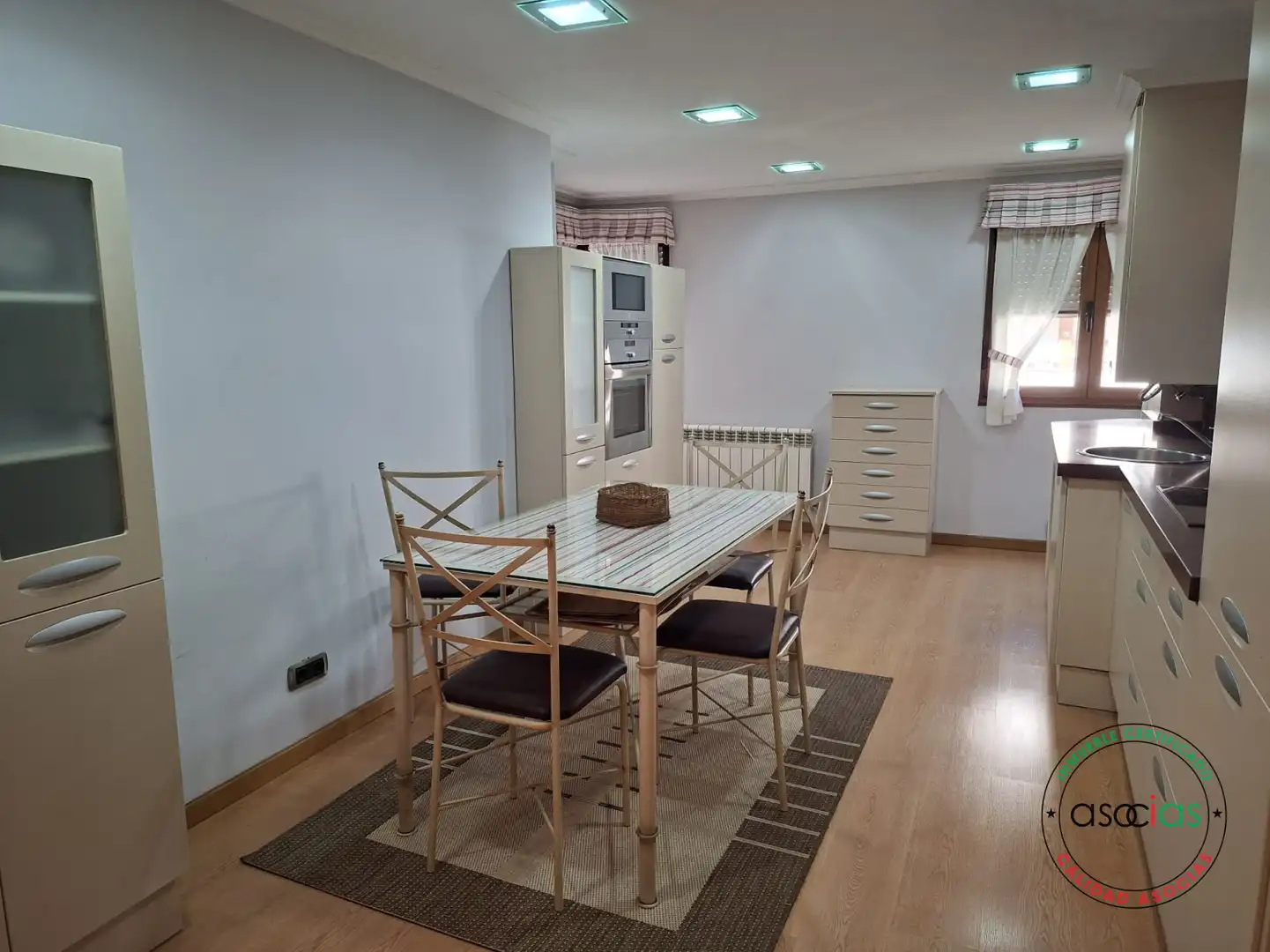 Comedor de Piso de alquiler en Gijón  con Calefacción y Amueblado