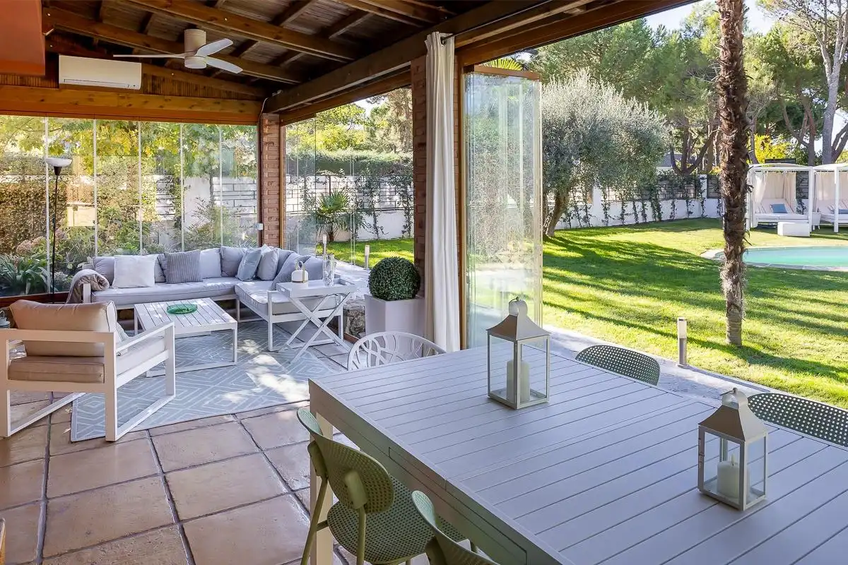 Terraza de Casa adosada en venta en Boadilla del Monte con Aire acondicionado, Calefacción y Jardín privado