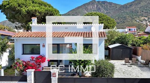 Villa independiente reformada de 3 dormitorios en Roses
