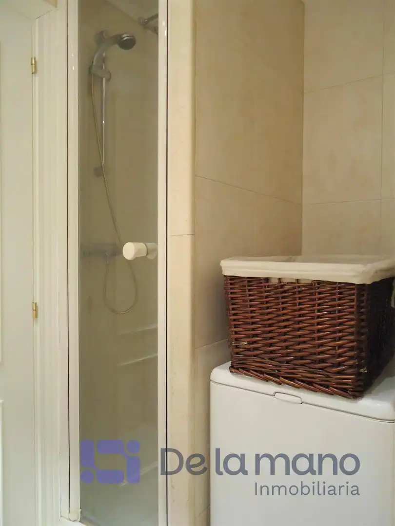 Badezimmer von Wohnung zur Miete in Madrid mit Klimaanlage, Heizung und Möbliert
