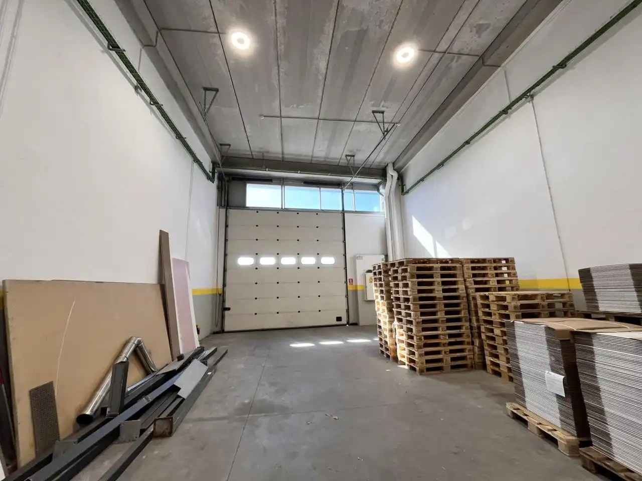 Fabrikhallen zur Miete in Badalona