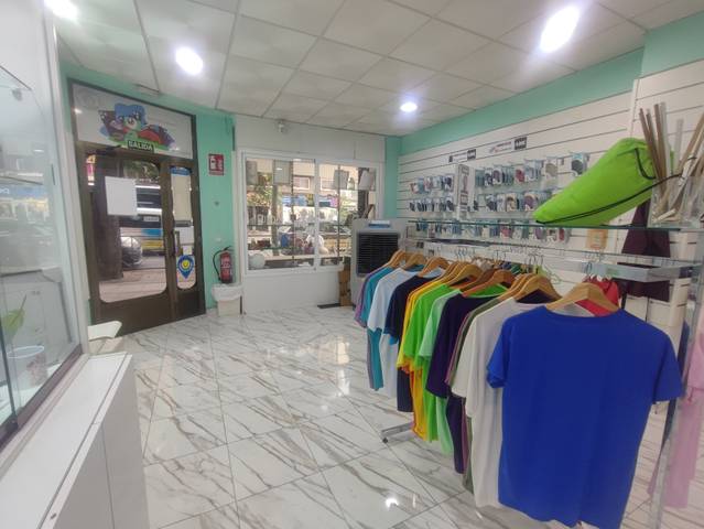 Local comercial en Venta en Calle del General Ricardos en Opañel