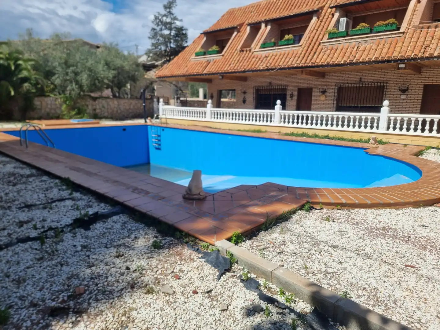 Piscina de Terreno industrial en venta en Almería