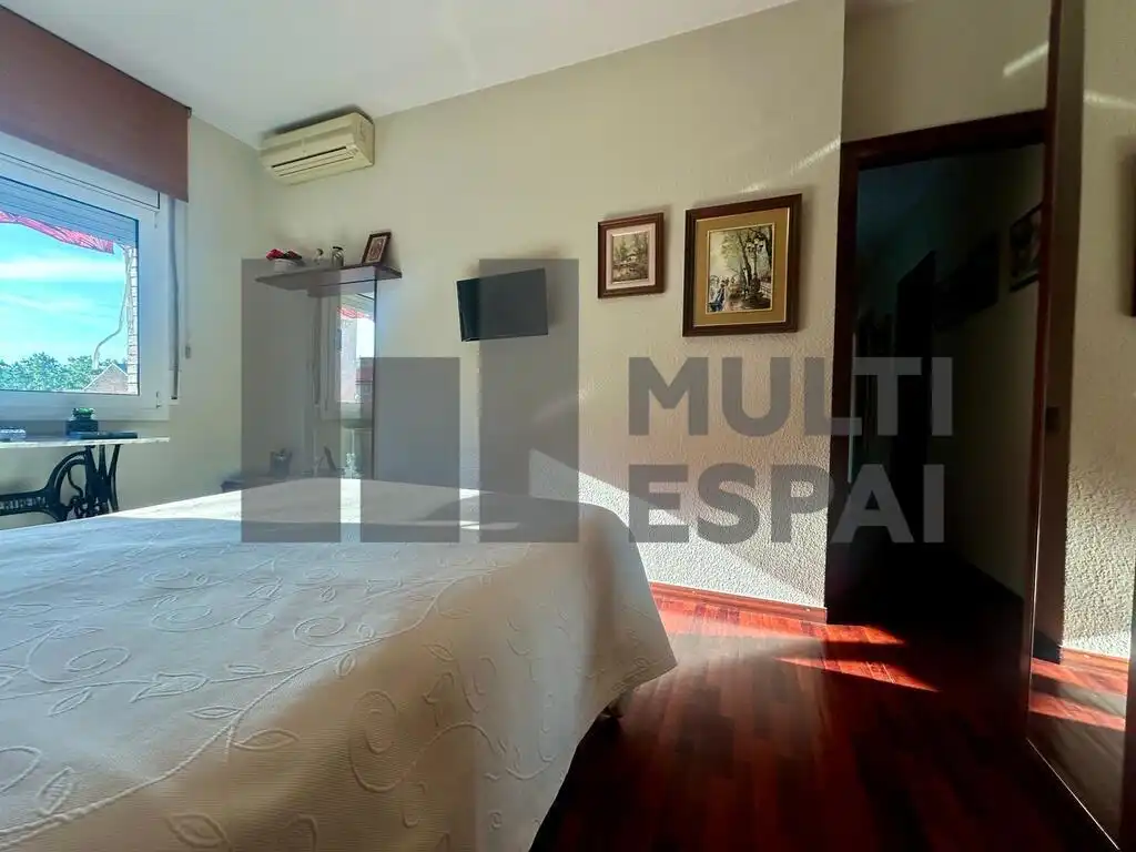 Dormitori de Pis en venda en Barcelona amb Aire condicionat, Terrassa i Balcó