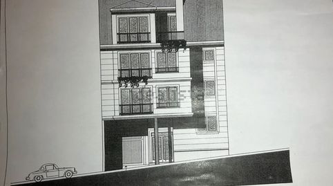 Gran oportunidad!!! Se vende casa para restaurar cerca del centro de Villagarcía. Zona tranquila. 258 m2 construidos repartidos en, imatge 3