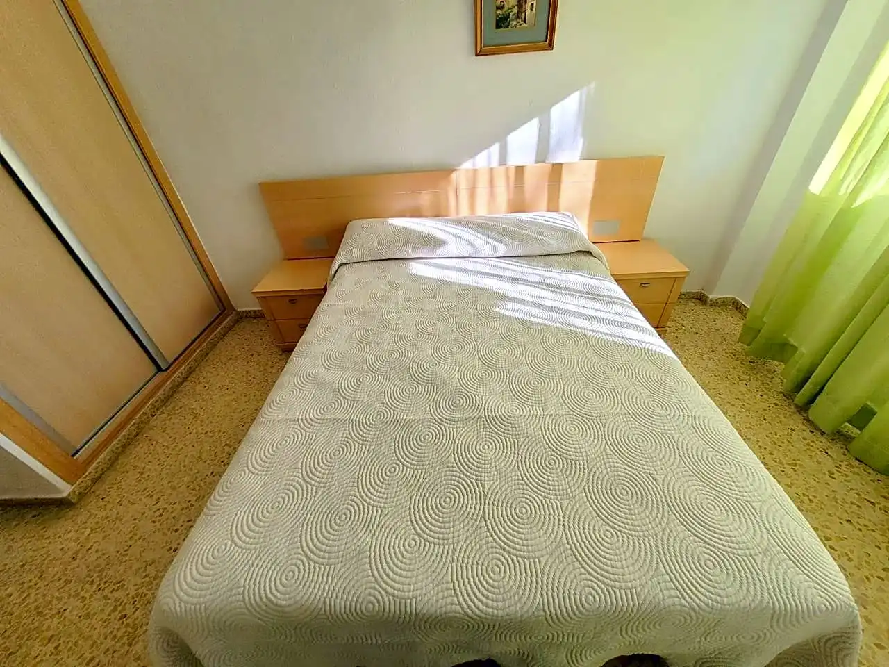 Habitación de Apartamento de alquiler en Miramar, Valencia