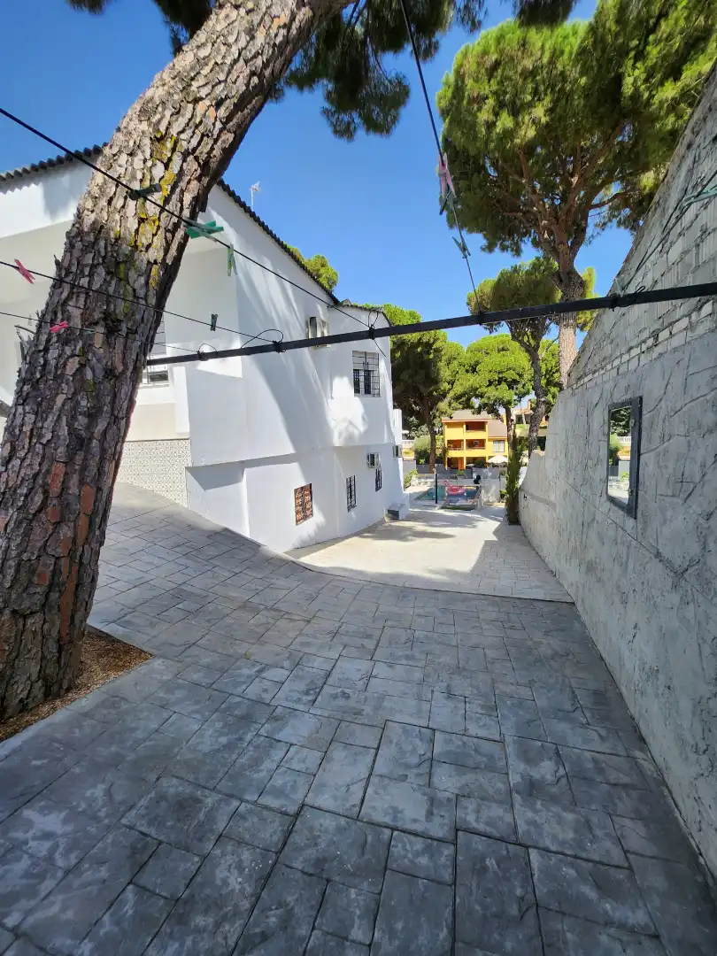 Vista exterior de Casa o chalet en venta en Alcalá de Guadaira con Aire acondicionado, Calefacción y Jardín privado