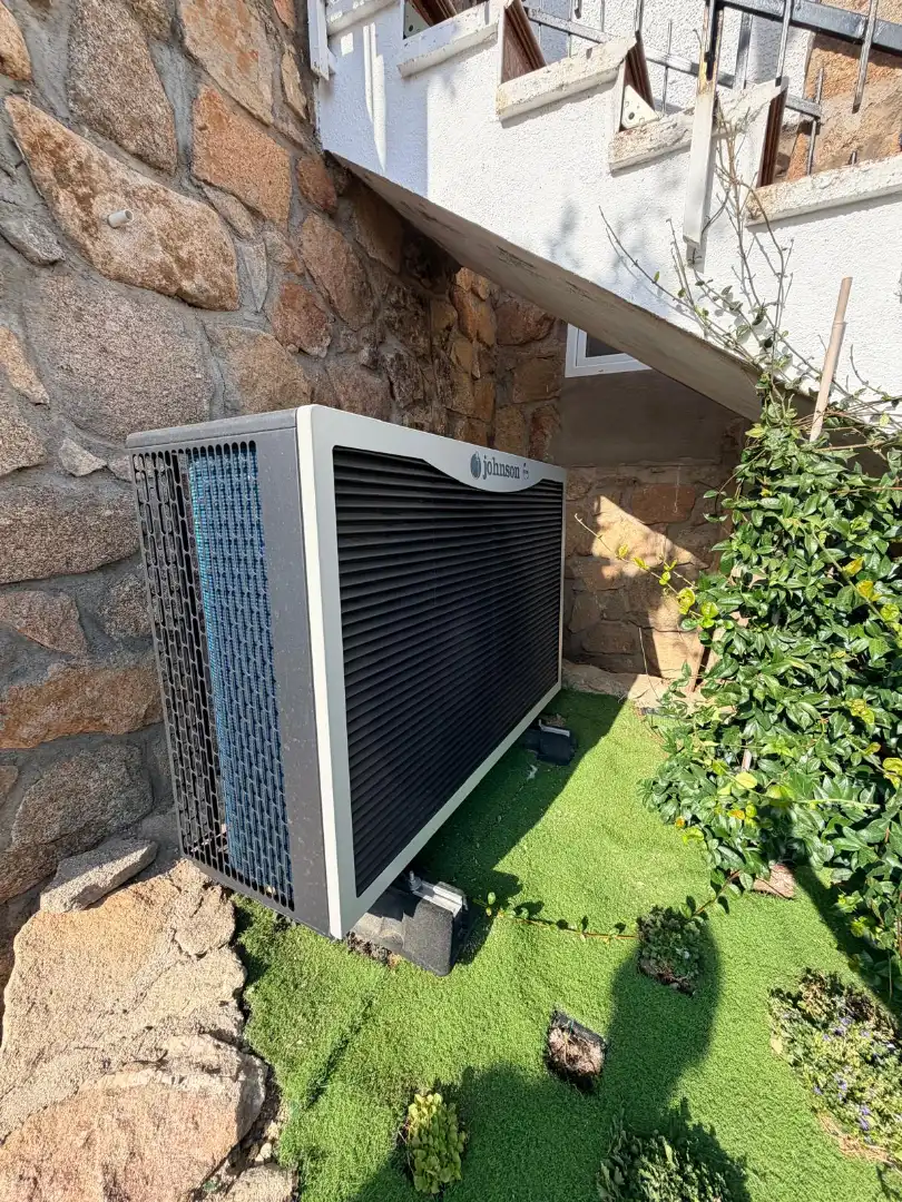 Exterior view of Houses for sale in Valdemorillo  with Air Conditioner, Heating and Private garden