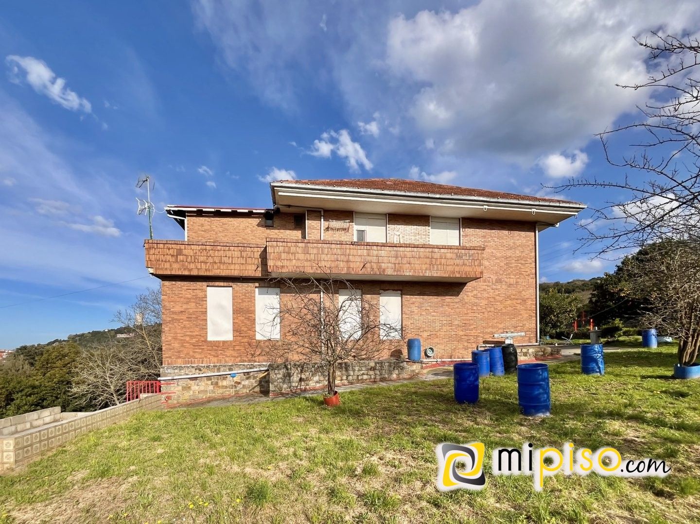 Vista exterior de Casa o xalet en venda en Laredo amb Calefacció i Moblat