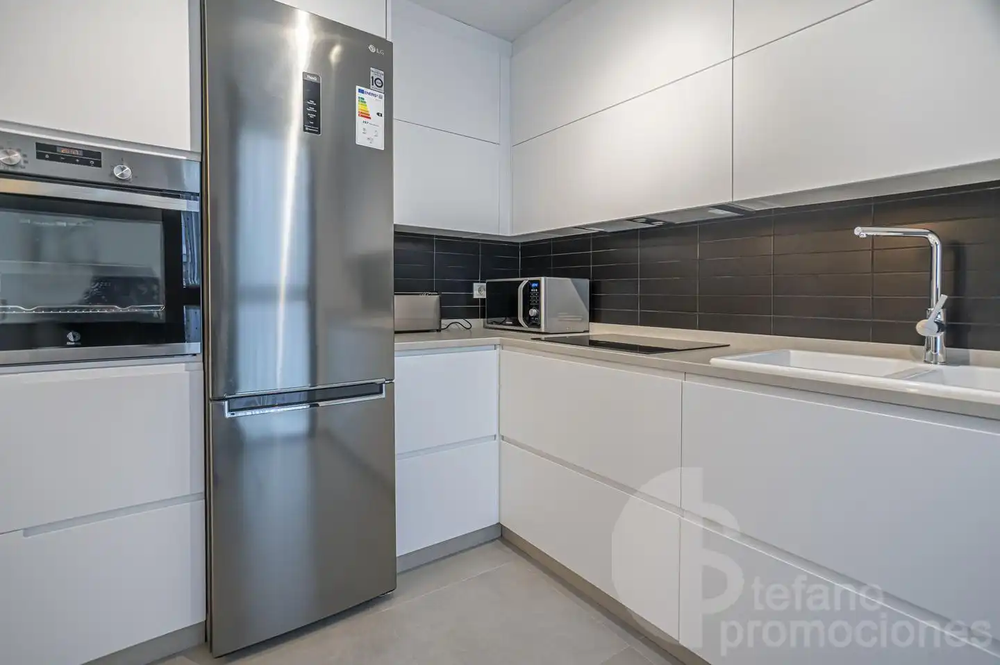 Cocina de Casa adosada en venta en Rincón de la Victoria con Terraza y Piscina comunitaria
