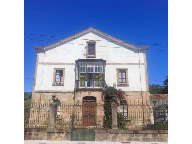 Casa-chalet en Venta en Pomaluengo en Castañeda