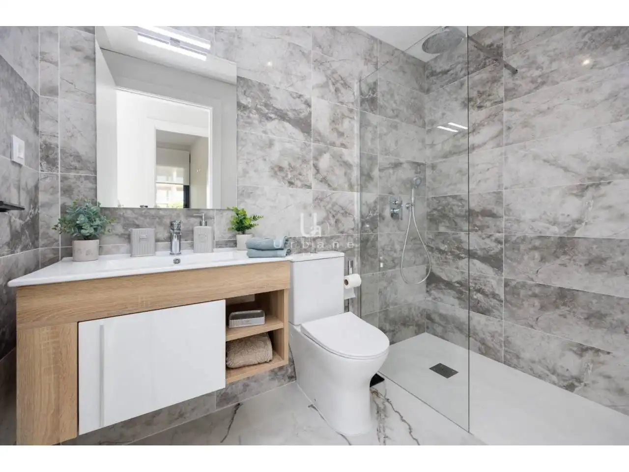 Baño de Ático en venta en San Miguel de Salinas con Aire acondicionado, Terraza y Amueblado