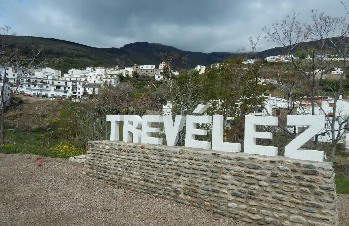 Außenansicht von Geschaftsraum zum Verkauf in Trevélez mit Terrasse und Möbliert