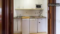 Kitchen of Flat to rent in  Madrid Capital  with Air Conditioner, Heating and Furnished