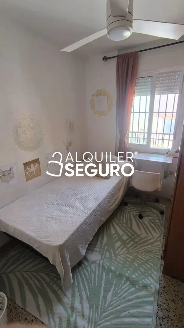 Bedroom of Flat for rent in Málaga  with Air Conditioner and Furnished