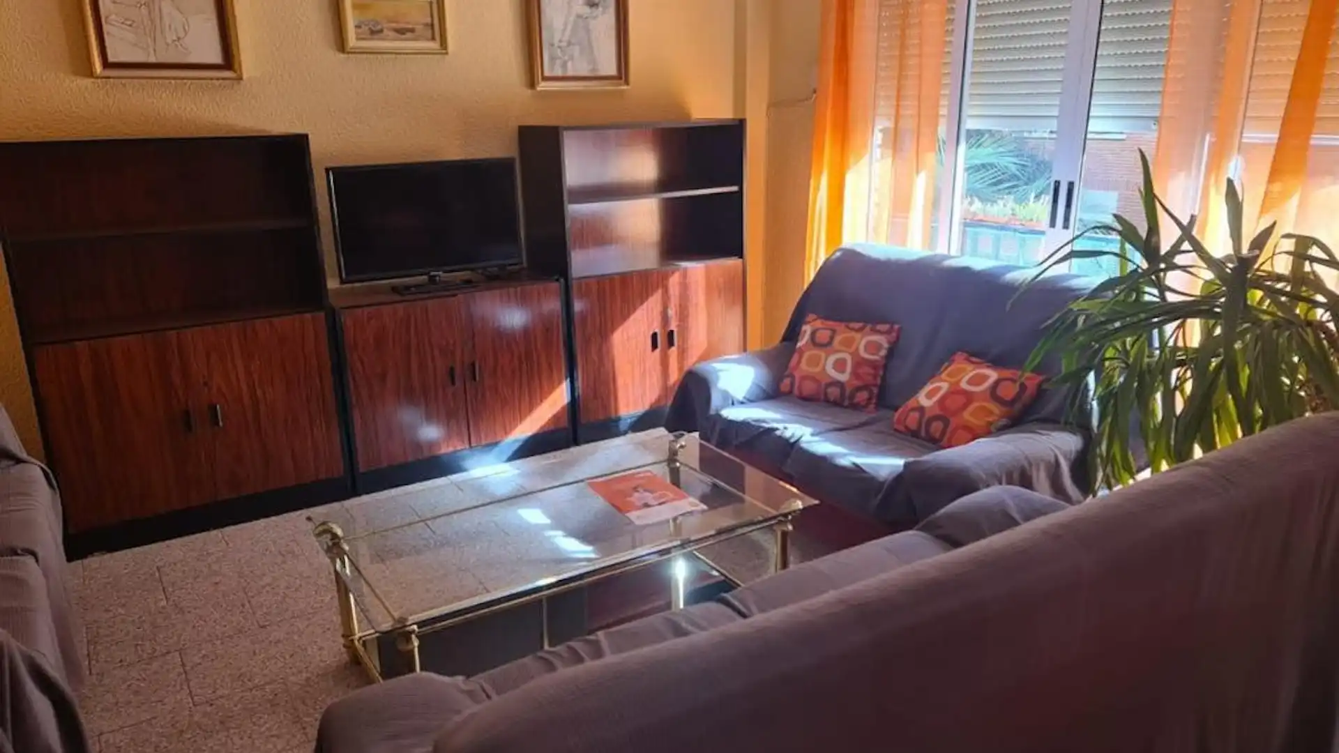 Living room of Flat for rent in  Valencia Capital  with Furnished, Oven and Washing machine