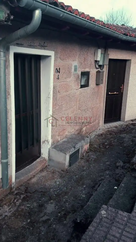 Vista exterior de Casa adosada en venda en Taboadela amb Calefacció, Terrassa i Traster