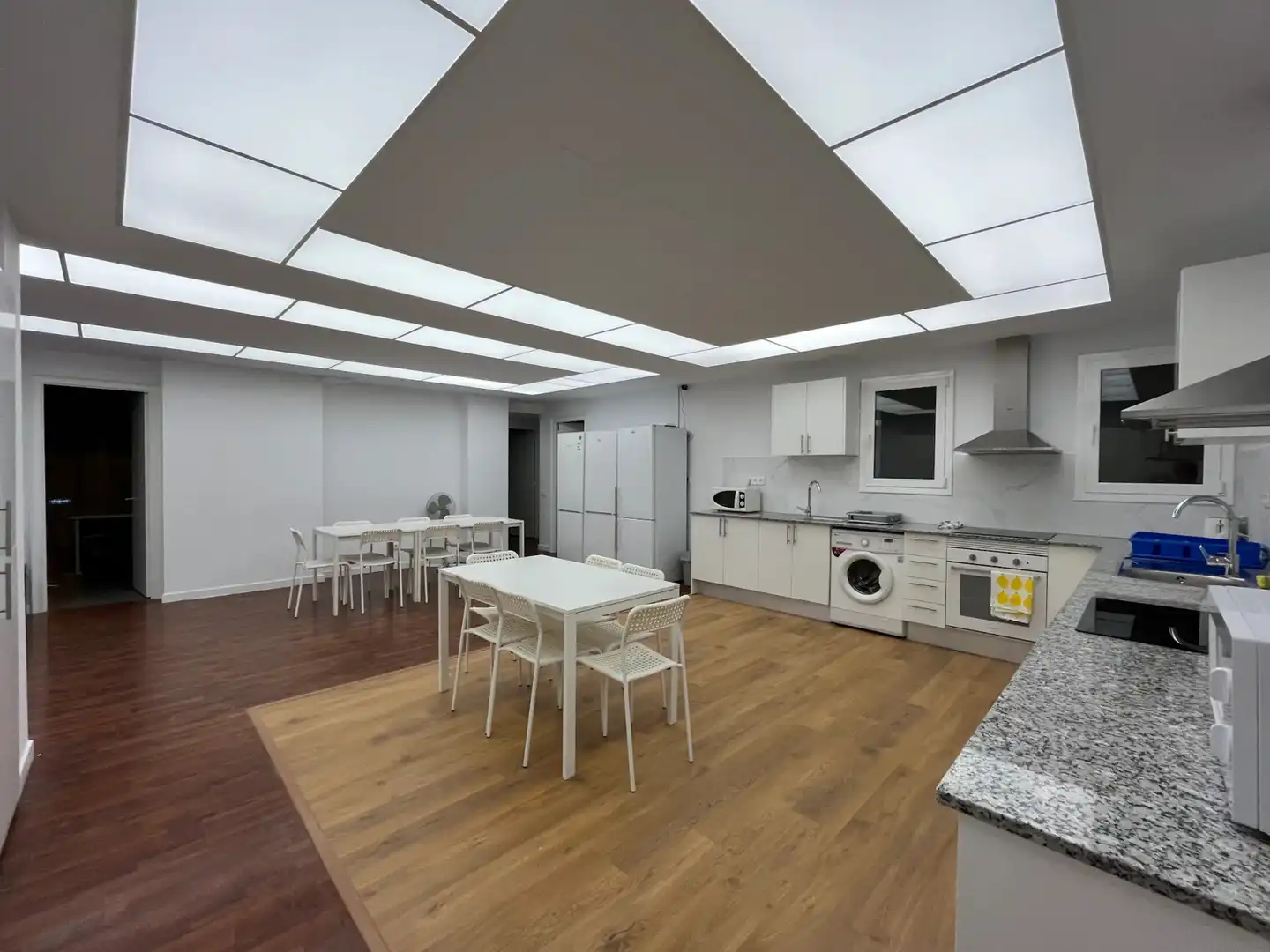 Kitchen of Flat for share in Eixample
