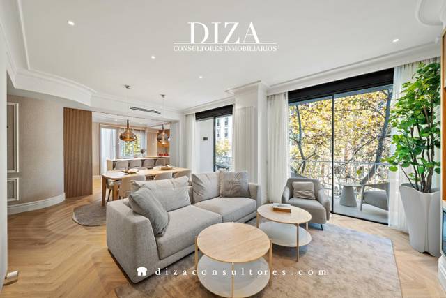 Piso en Venta en De María De Molina en Lista