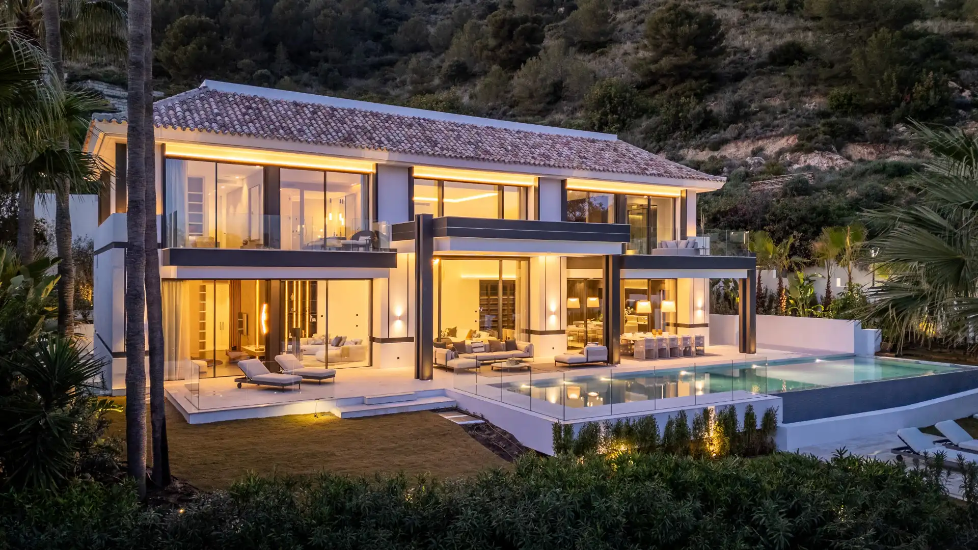Vista exterior de Casa o chalet en venta en Marbella con Aire acondicionado, Jardín privado y Terraza