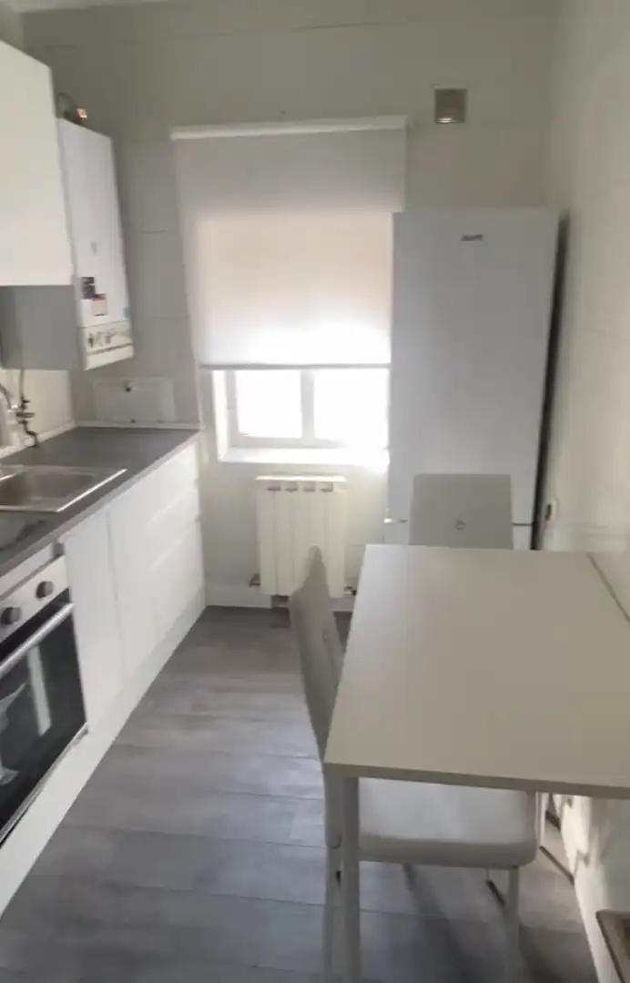 Cocina de Piso de alquiler en Salamanca con Calefacción, Parquet y Amueblado