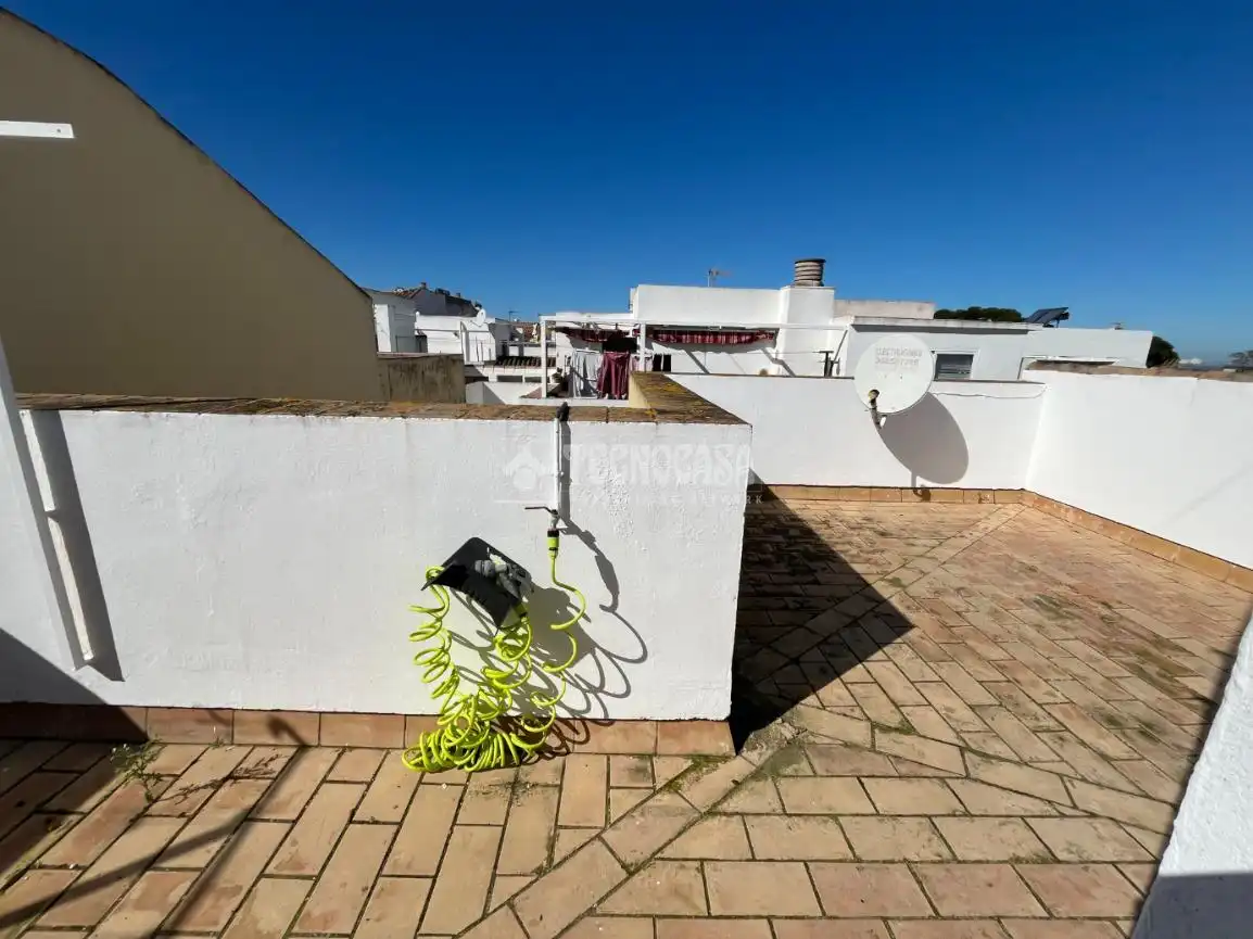 Vista exterior de Casa adosada en venta en San Fernando con Aire acondicionado, Terraza y Balcón