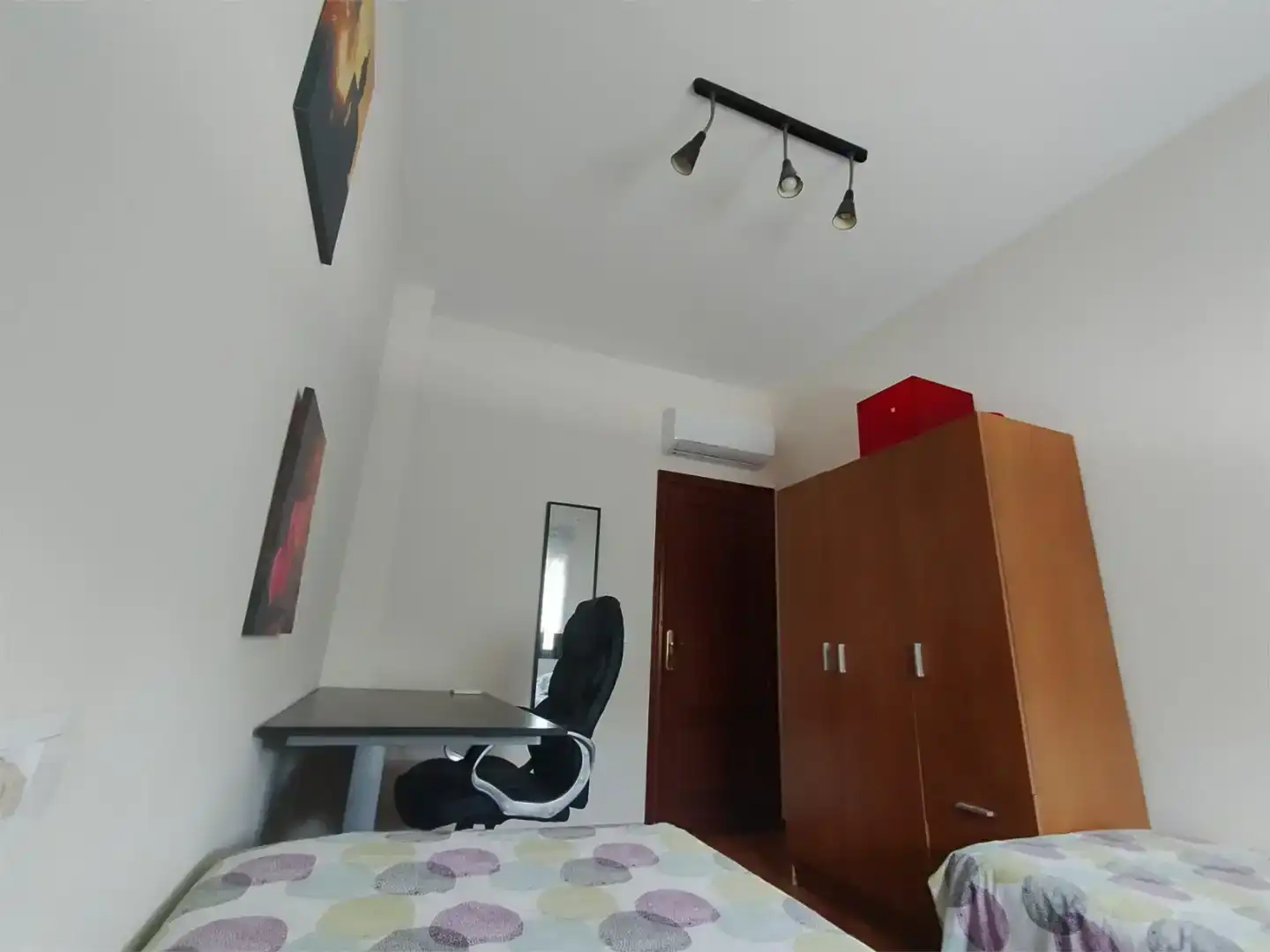 Dormitori de Casa adosada per a compartir en Córdoba amb Aire condicionat, Moblat i Forn