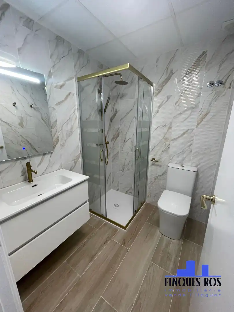 Bany de Casa adosada en venda en Vinaròs amb Aire condicionat, Parquet i Terrassa
