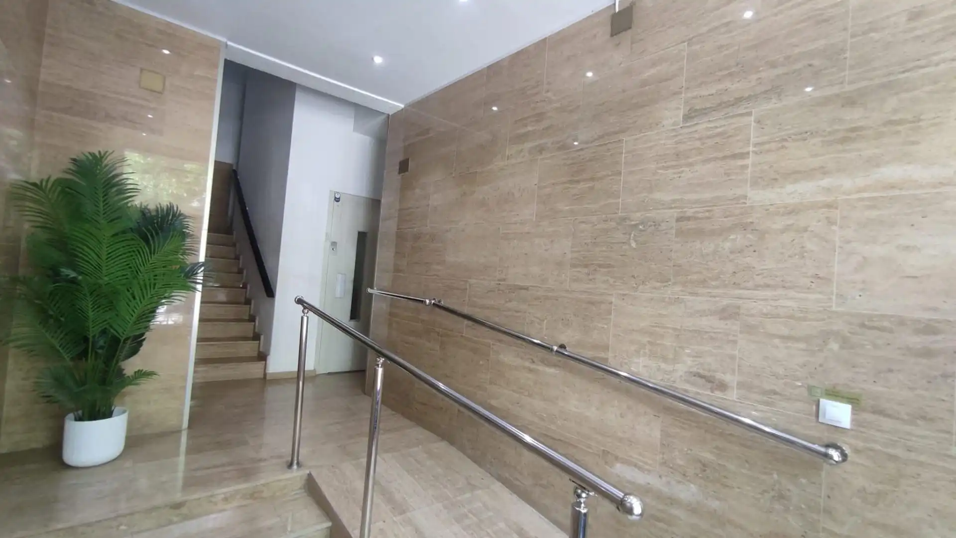 Apartamento en venta en Alicante / Alacant con Aire acondicionado, Amueblado y Balcón