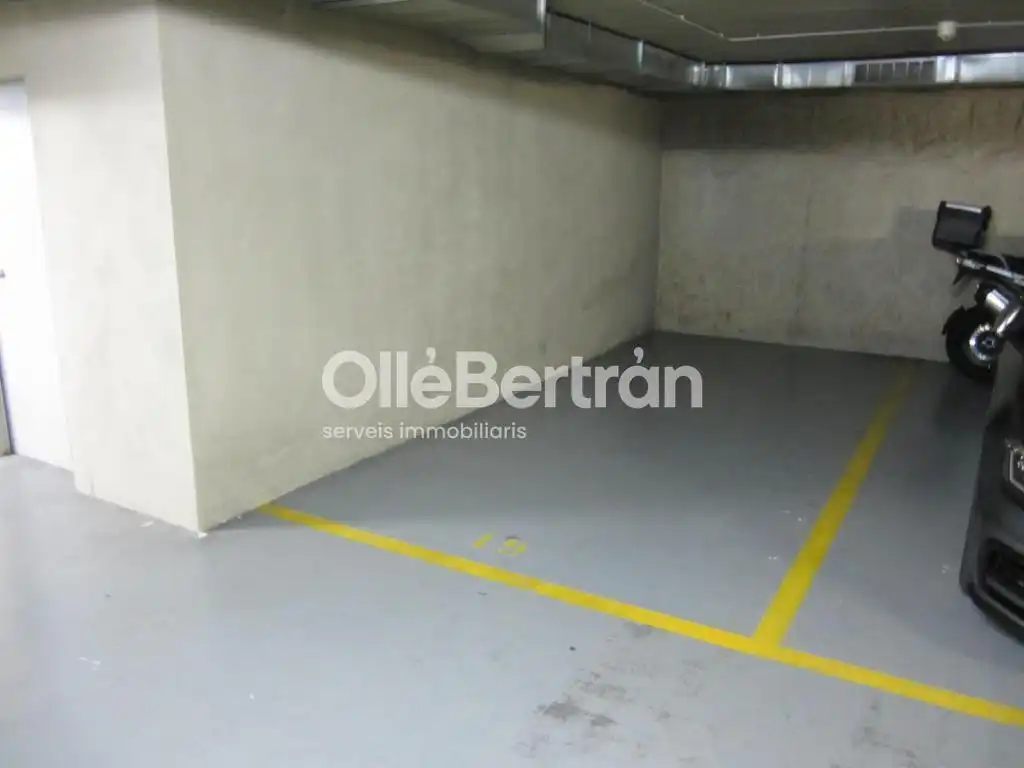 Parkplatz von Garage zur Miete in Barcelona