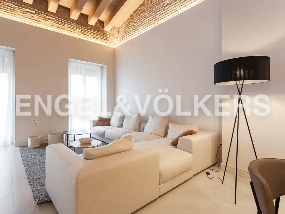 Sala d'estar de Àtic de lloguer en Valencia amb Aire condicionat, Calefacció i Terrassa