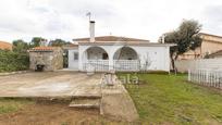 Vista exterior de Casa o xalet en venda en Loranca de Tajuña amb Calefacció i Terrassa